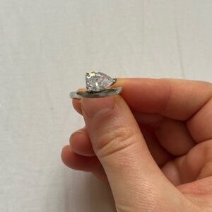 Sterling Silver Pear Cut CZ Ring Size 7